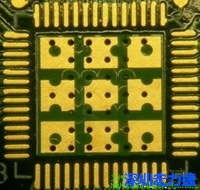 這也是不好的通孔設計，但部份通孔已經(jīng)用綠漆(mask)蓋上，但仍有部份通孔未塞孔。 