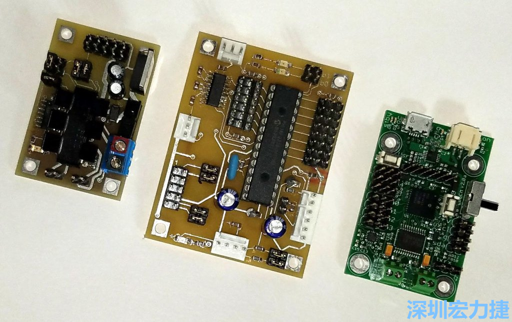 透過(guò)機(jī)器PCBA組裝，可以讓右邊那塊小板子做到左邊兩塊板子加在一起可以做的事